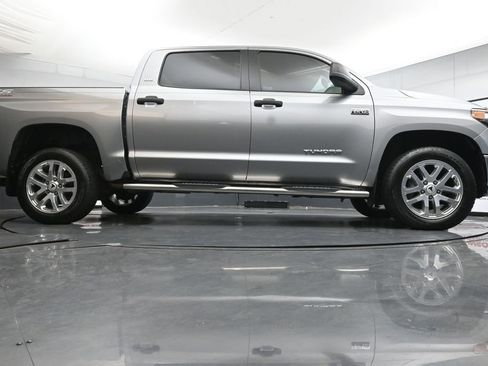 Used 2021 Toyota Tundra SR5 w/ SR5 Upgrade Package AWD/4WD image 42