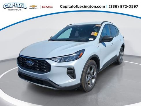Used 2025 Ford Escape ST-Line image 1