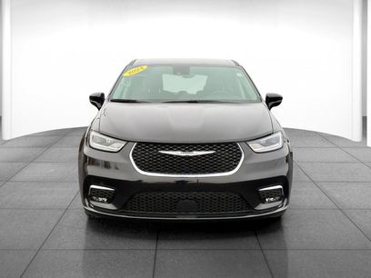 Used 2024 Chrysler Pacifica Touring-L