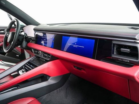 New 2026 Porsche Macan 4 Electric image 25