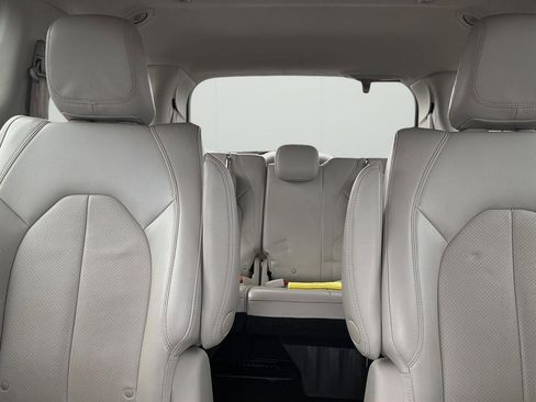 Used 2021 Chrysler Pacifica Touring-L FWD image 30