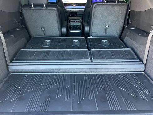 Used 2026 Cadillac Escalade IQL Sport 1 w/ LPO, ONYX Package AWD/4WD image 16