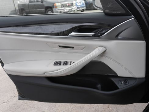 Certified 2023 BMW 540i w/ Executive Package image 28