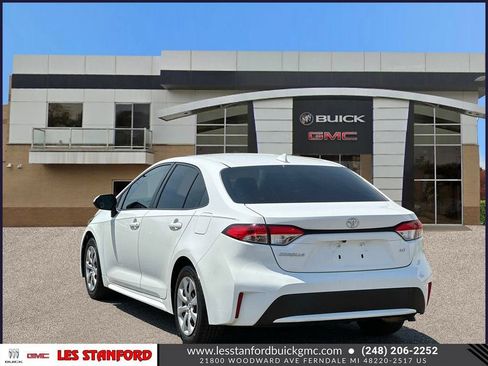 Used 2022 Toyota Corolla LE FWD image 4