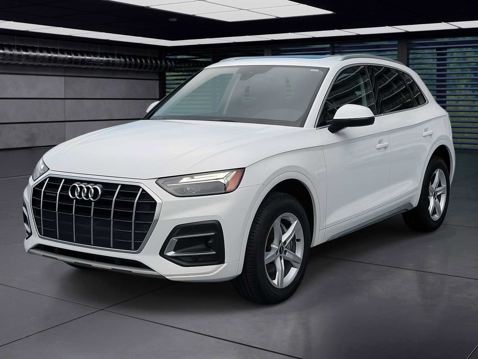Certified 2023 Audi Q5 2.0T Premium w/ Convenience Package AWD/4WD image 1