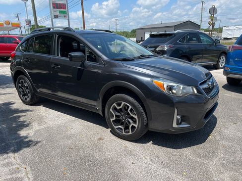 Used 2017 Subaru Crosstrek 2.0i Premium w/ Popular Package #2 AWD/4WD image 5