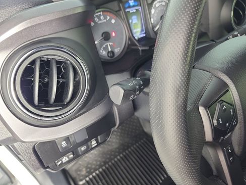 Used 2022 Toyota Tacoma TRD Sport w/ TRD Premium Sport Package image 21