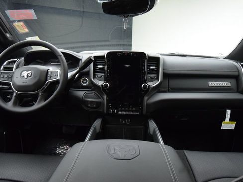 New 2026 RAM 3500 Laramie AWD/4WD image 40