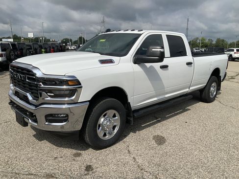 Used 2026 RAM 2500 Tradesman AWD/4WD image 4