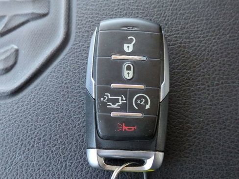 Used 2020 RAM 1500 Laramie image 29