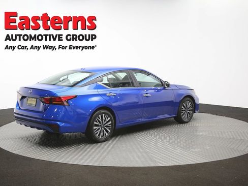 Used 2025 Nissan Altima 2.5 SV FWD image 40