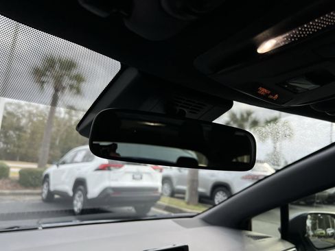 Used 2024 Toyota Corolla SE image 27