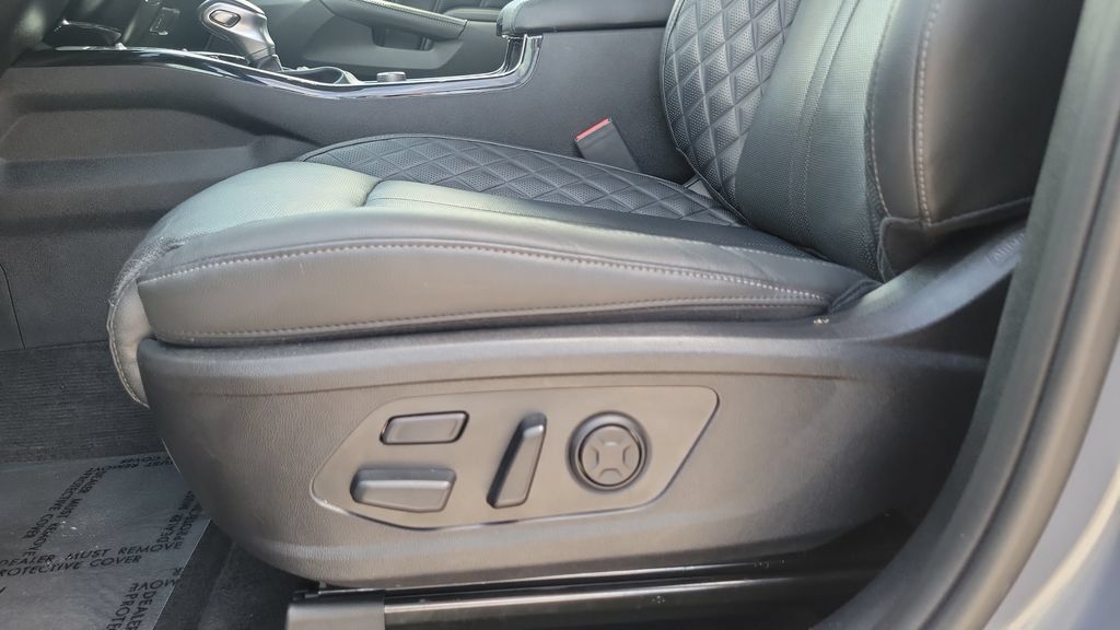 Used 2023 Kia Sorento SX AWD/4WD image 16