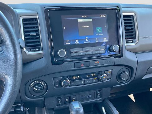 Used 2022 Nissan Frontier SV image 14