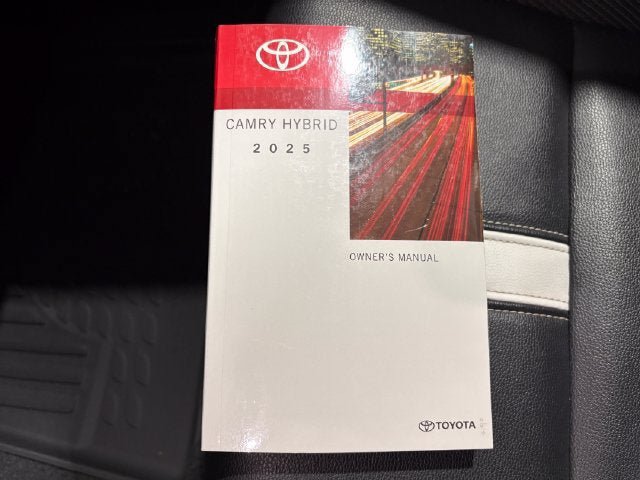 Used 2025 Toyota Camry SE FWD image 25