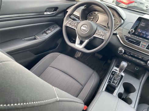 New 2025 Nissan Altima 2.5 SV image 15