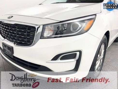 Used 2020 Kia Sedona LX image 11
