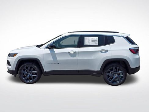 New 2026 Jeep Compass Latitude AWD/4WD image 17