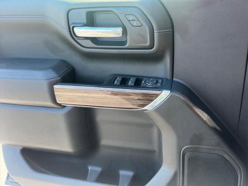 Used 2022 Chevrolet Silverado 1500 LT AWD/4WD image 23