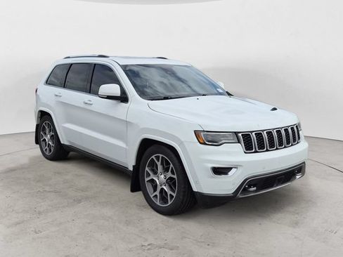 Used 2018 Jeep Grand Cherokee Limited AWD/4WD image 3