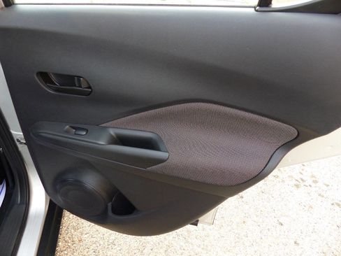 Used 2018 Nissan Kicks S FWD image 29