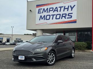 Used 2017 Ford Fusion SE video 1