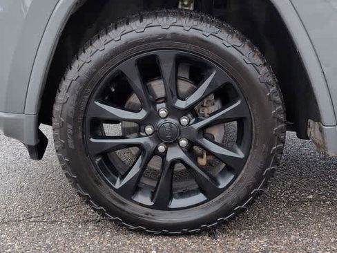 Used 2020 Jeep Grand Cherokee Altitude image 14