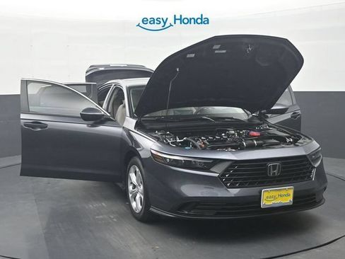 Used 2025 Honda Accord LX image 36