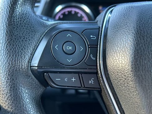 Used 2020 Toyota Camry LE image 20