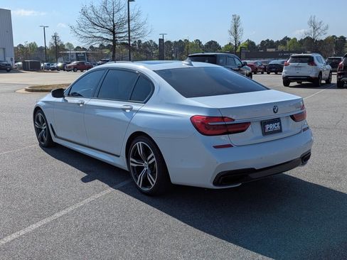 Used 2017 BMW 750i image 7