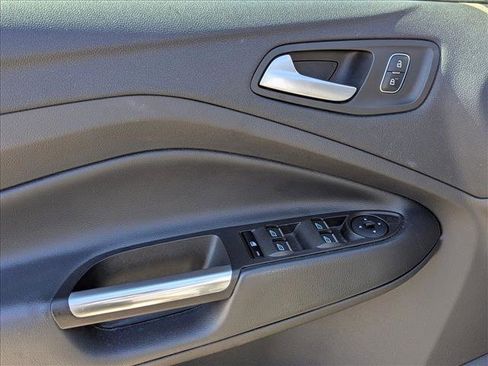 Used 2019 Ford Escape SE image 8