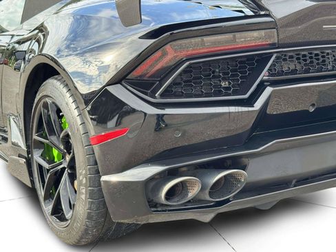 Used 2018 Lamborghini Huracan LP 580-2 RWD image 32