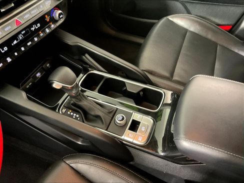 Used 2024 Kia Telluride LX FWD image 18