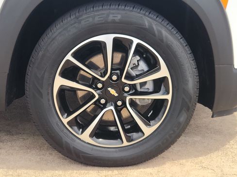 Certified 2024 Chevrolet TrailBlazer LT FWD image 11