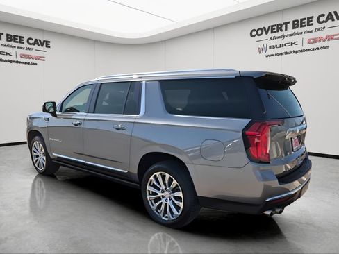 Used 2022 GMC Yukon XL Denali w/ Denali Premium Package image 7