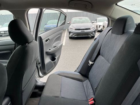 Used 2025 Nissan Versa SV image 38