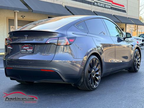 Used 2023 Tesla Model Y Performance image 3