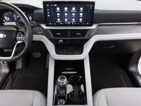 Used 2025 Ford Explorer Platinum w/ Ultimate Package RWD image 18