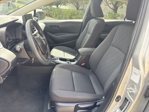 Used 2025 Toyota Corolla LE FWD image 15