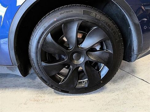 Used 2021 Tesla Model Y Long Range AWD/4WD image 14