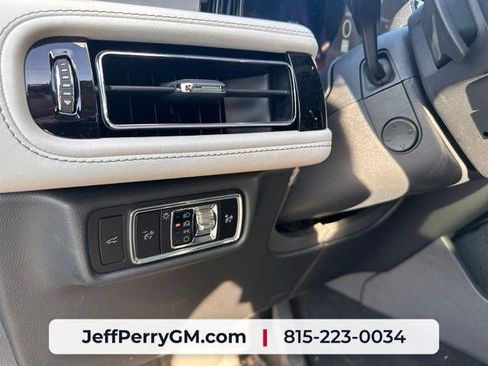 Used 2025 Lincoln Aviator Reserve w/ Illumination Package AWD/4WD image 11