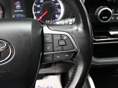 Used 2021 Toyota Highlander LE image 20