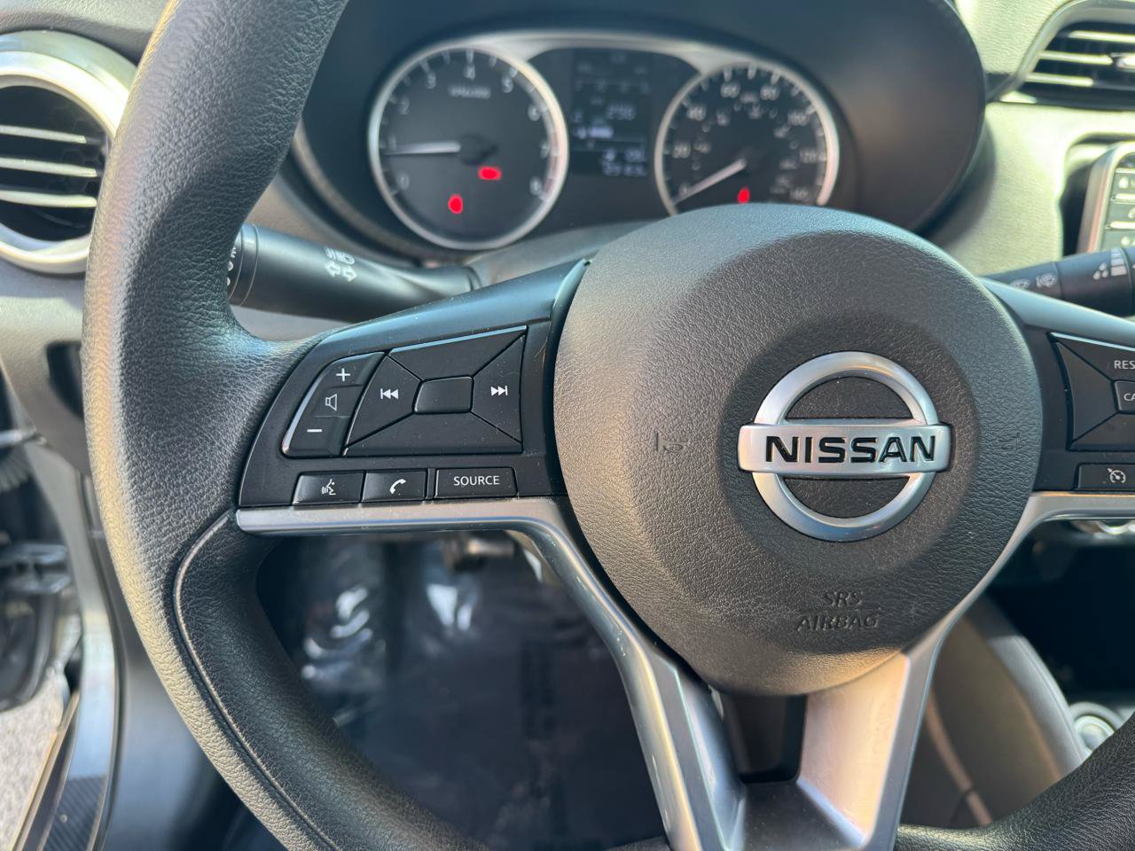 Used 2020 Nissan Versa S FWD image 27