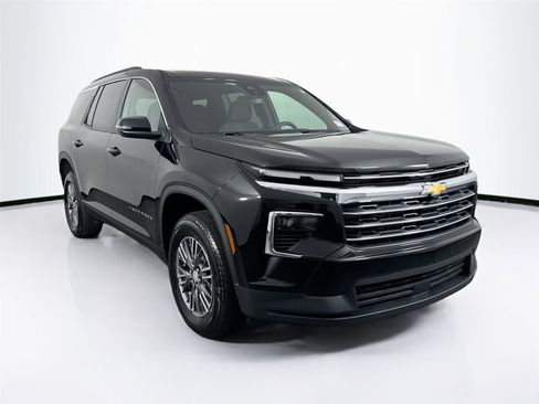 Used 2026 Chevrolet Traverse LT image 10