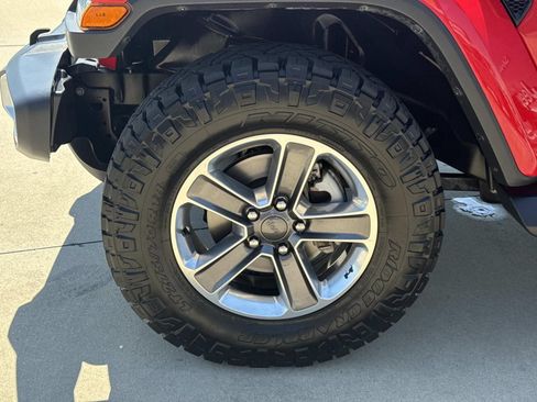 Used 2020 Jeep Wrangler Unlimited Sahara w/ LED Lighting Group AWD/4WD image 4