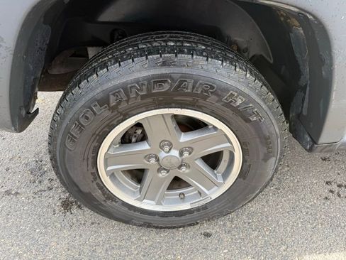 Used 2005 Jeep Liberty Renegade image 14