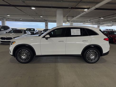 Used 2026 Mercedes-Benz GLC 300 image 5