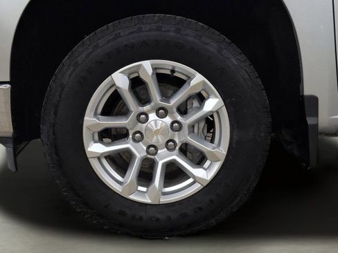 Used 2022 Chevrolet Silverado 1500 LT AWD/4WD image 31