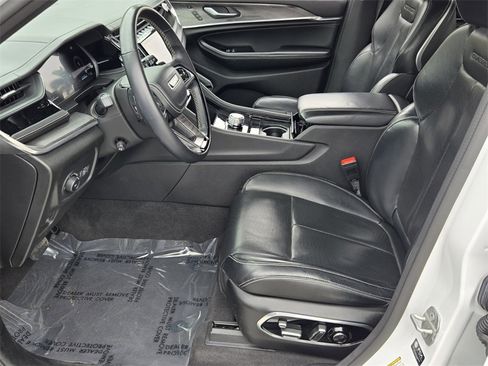 Used 2022 Jeep Grand Cherokee Overland w/ Adv Protech Group III image 10