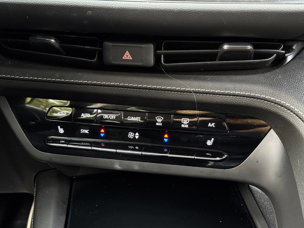 Used 2022 Buick Envision Preferred AWD/4WD image 14